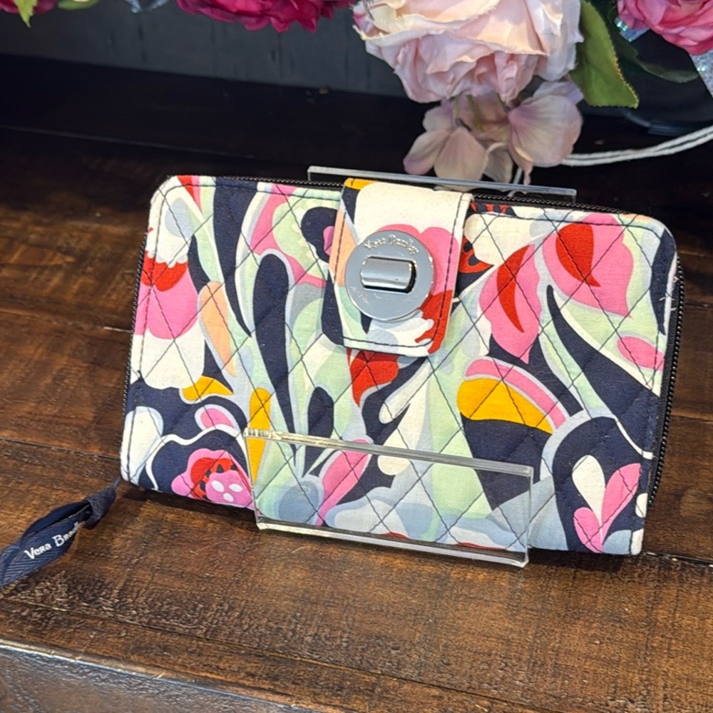 Vera Bradley RFID Turnlock Wallet (Mod Paisley)(24887-V79)(NWT)